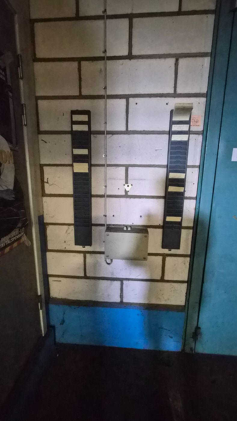 Busen 09 – time-card rack